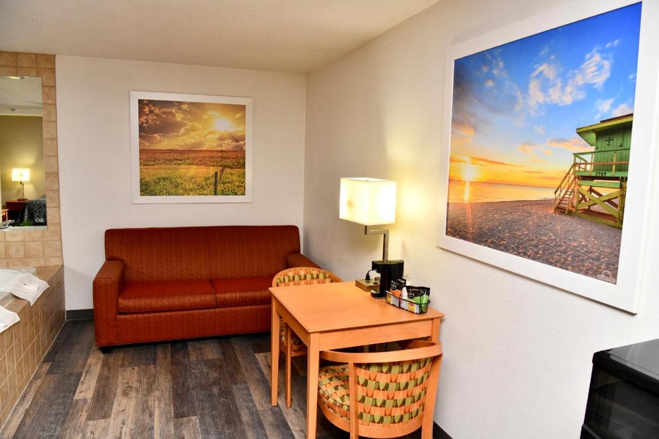 Days Inn & Suites By Wyndham Kaukauna Wi Luaran gambar